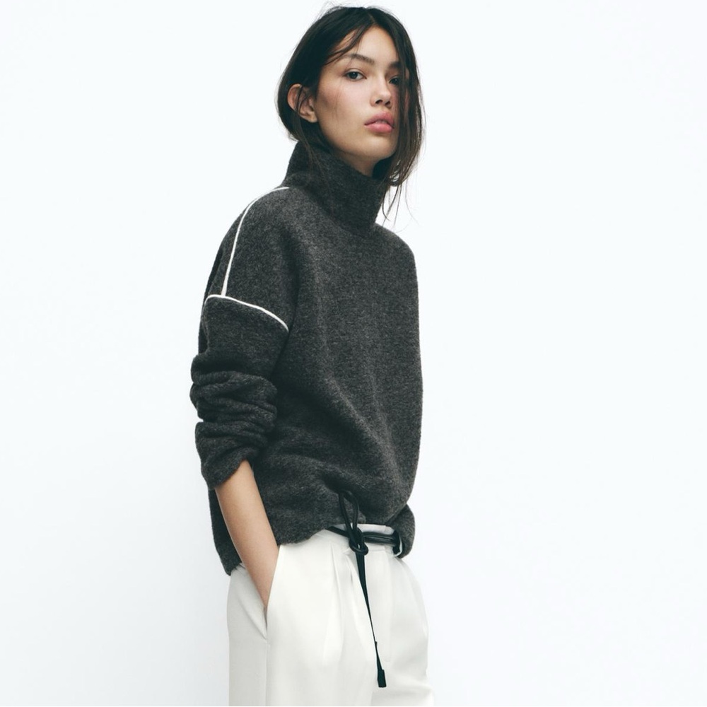 Zara Sweater with Contrast Piping Size SMALL NWT